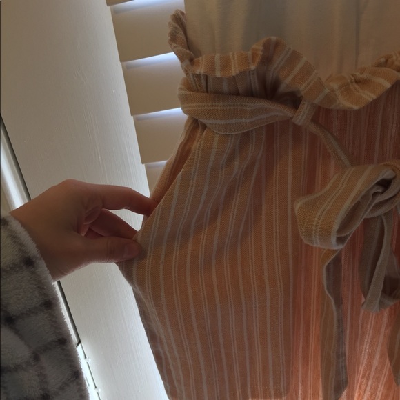 White and coral beachy jumpsuit. - Picture 3 of 6